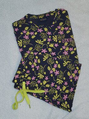 NWOT** Girl's Floral Lounge Set
